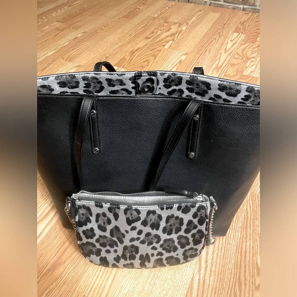 INC Zoiey 2-1 XL Tote Bag Black/leopard
large tote and small shoulder bag